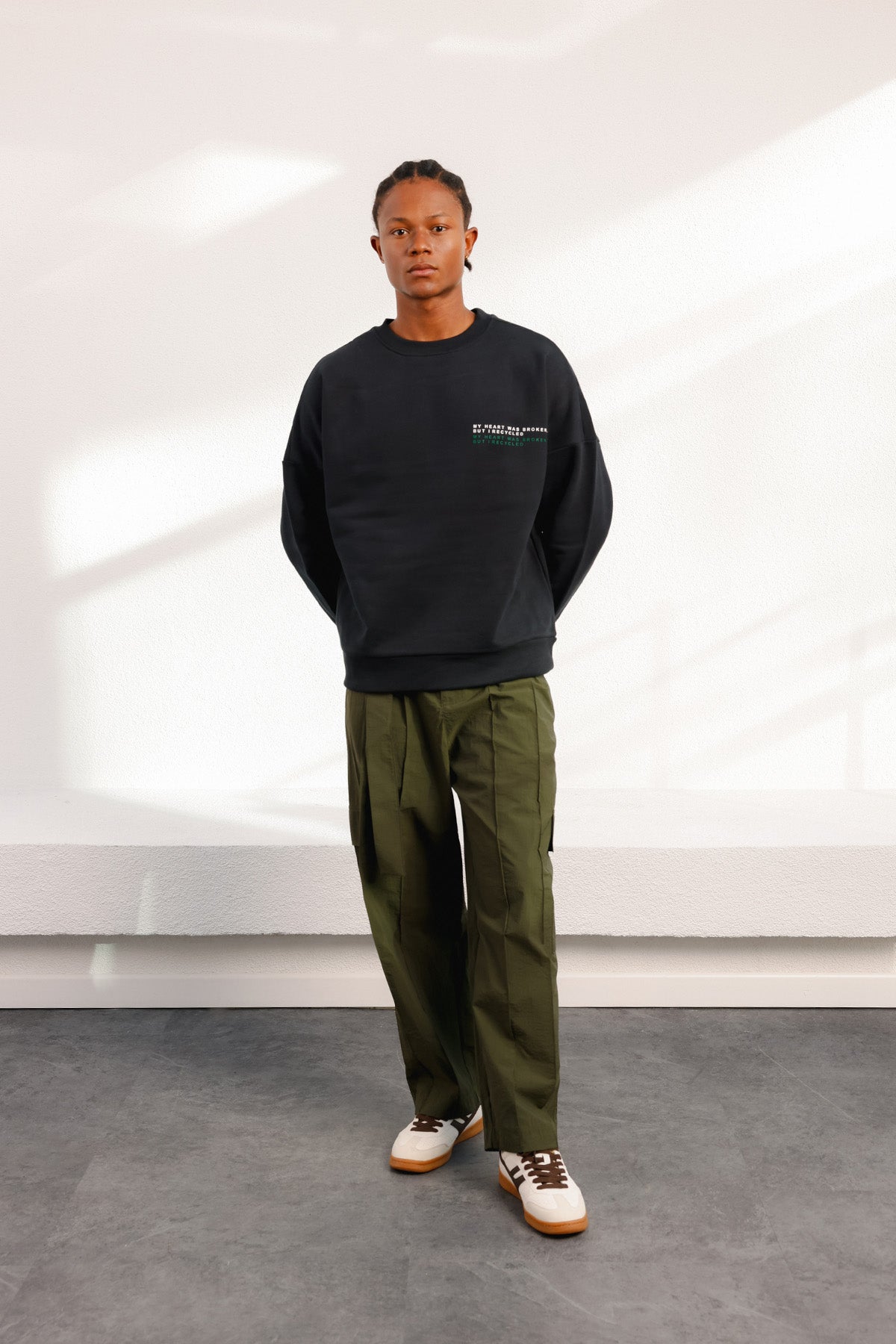 BARI BLACK SWEATSHIRT