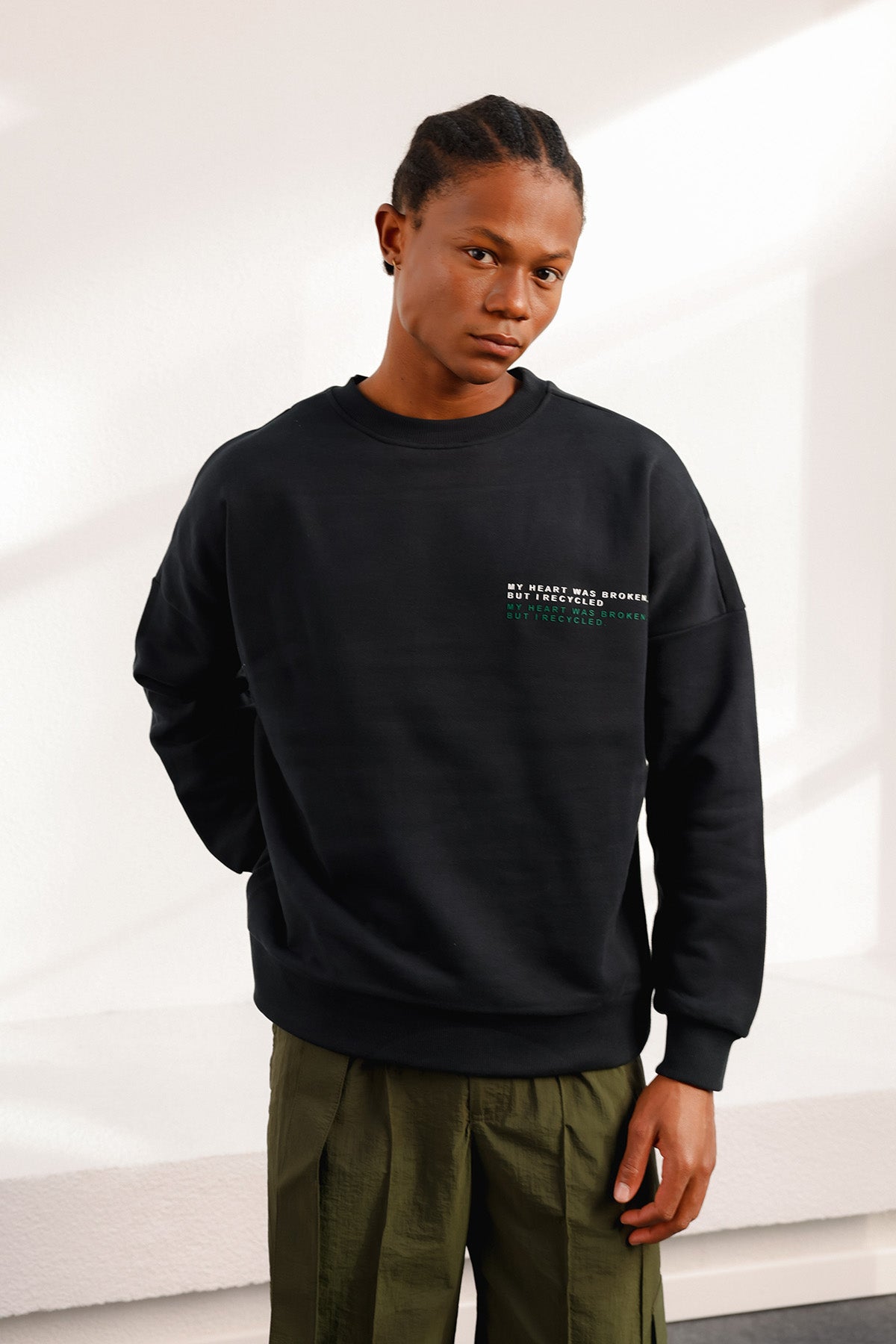 BARI BLACK SWEATSHIRT