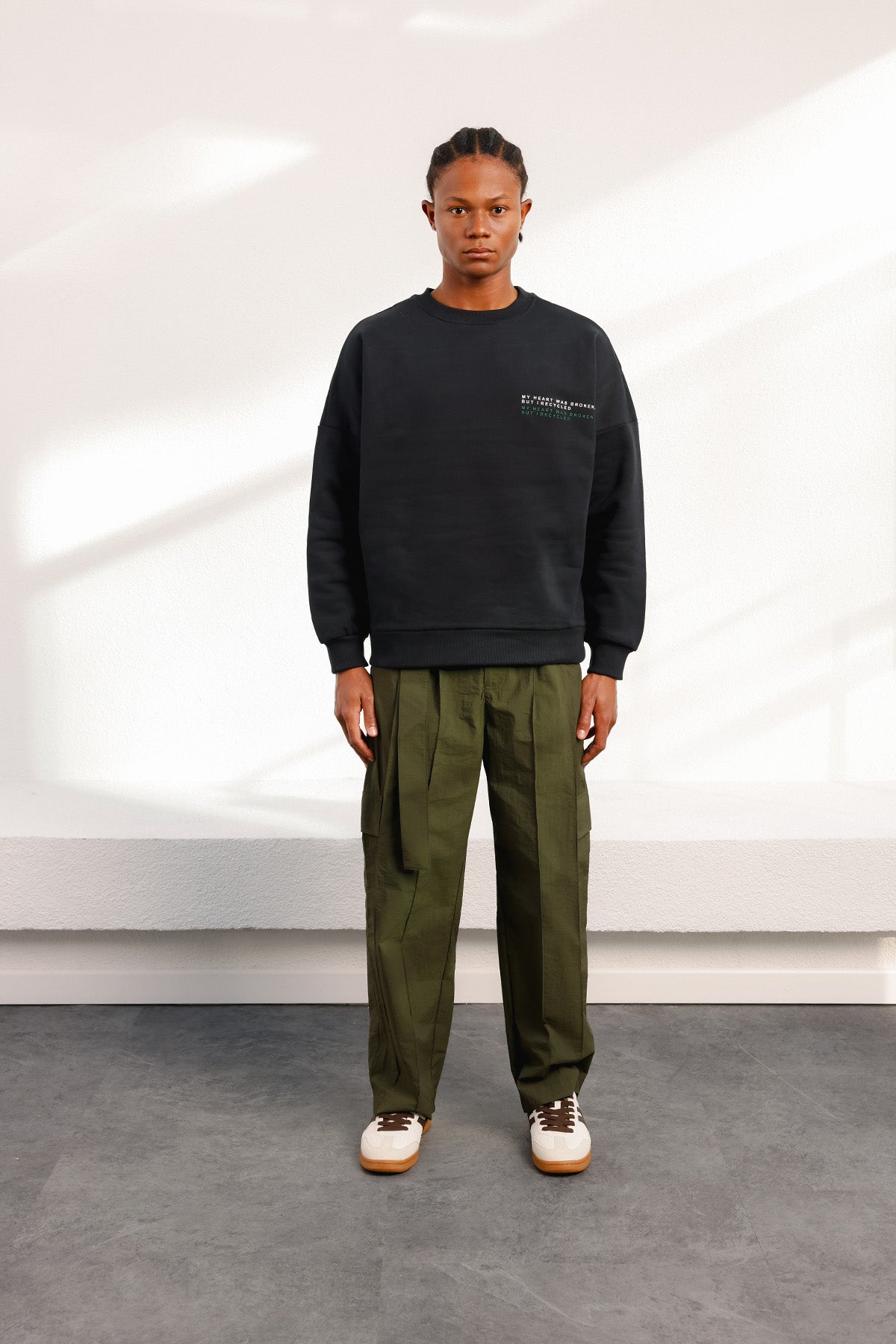 BARI BLACK SWEATSHIRT