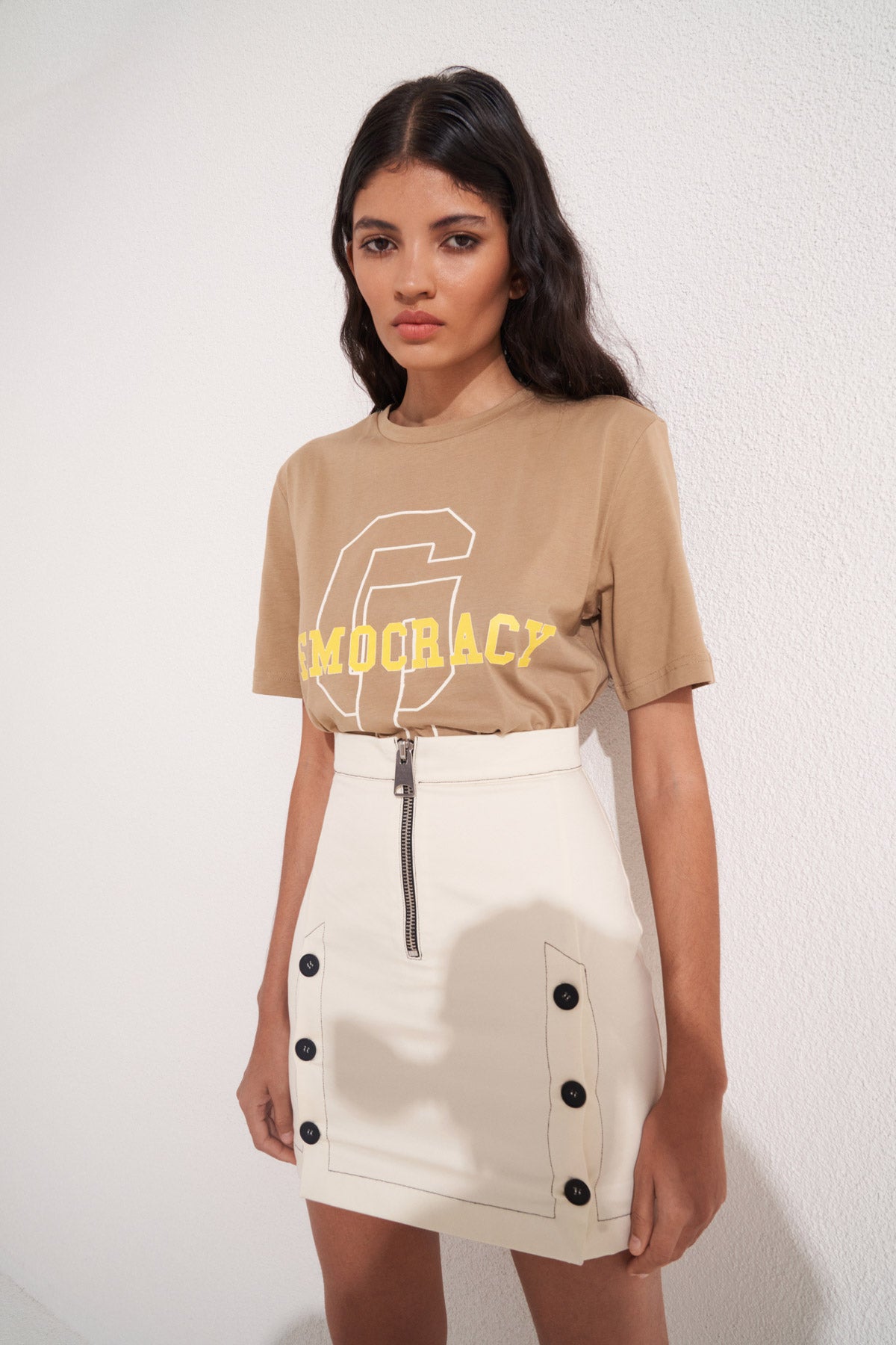 DEMOCRACY T-SHIRT - BEJ
