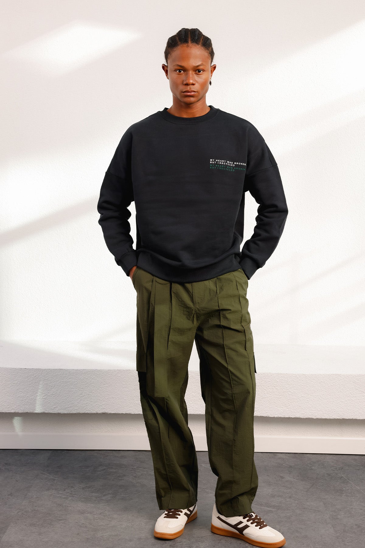 BARI BLACK SWEATSHIRT