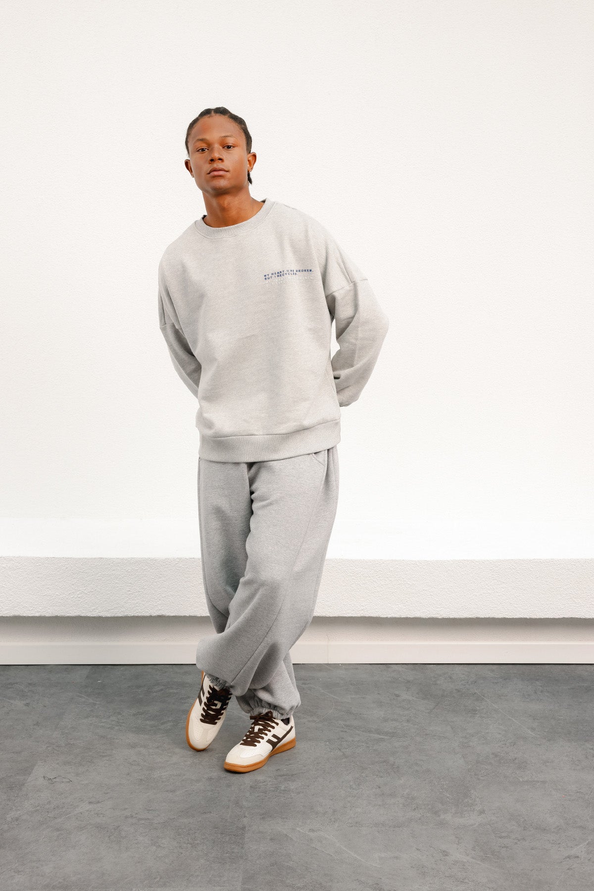 BARI GREY SWEATSHIRT