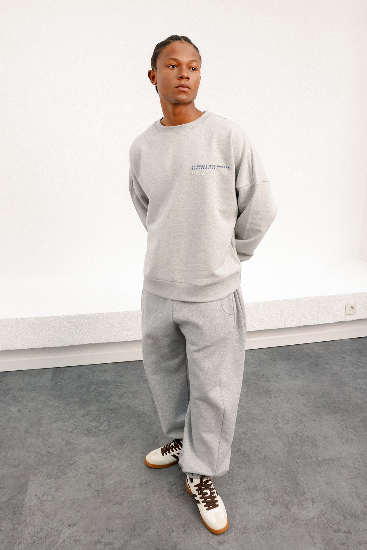 BARI GREY SWEATSHIRT