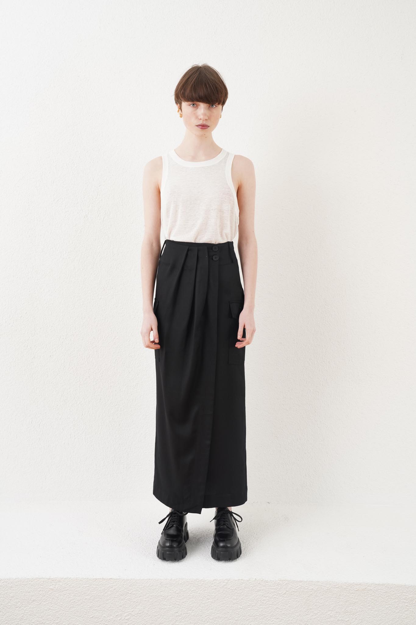 GARO SLEEVELESS TOP - WHITE